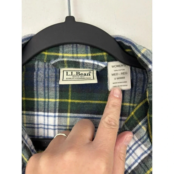 LL Bean Button Front Flannel Shirt Size Medium Relaxed Fit Plaid 100% Cotton - Picture 5 of 10